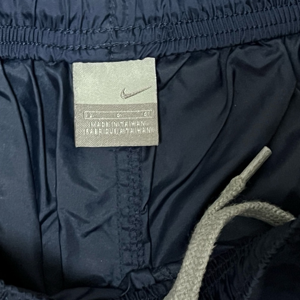 Vintage 90s Nike Nylon Pants size Large - Picture 5 of 5